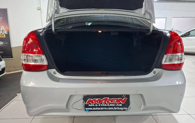 imagem-https://www.socarrao.com.br/sc-vehicle-images-prod/4232444/1790814446171-MTEuanBn.jpg