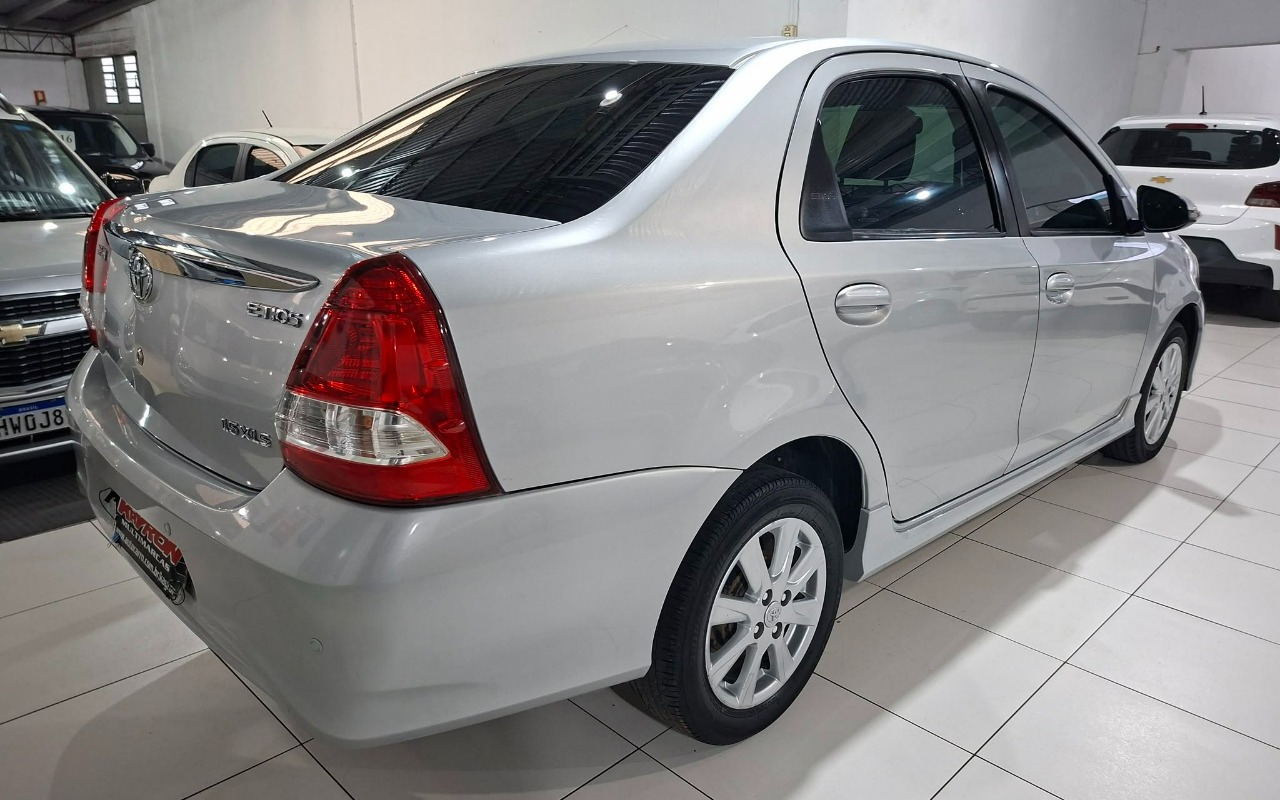 imagem-https://www.socarrao.com.br/sc-vehicle-images-prod/4232444/1790814446244-MTIuanBn.jpg