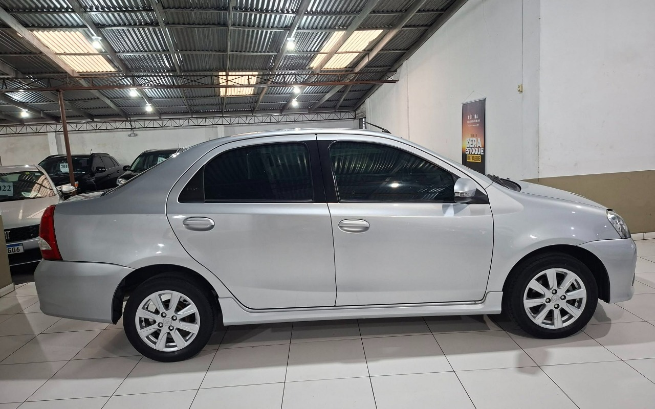 imagem-https://www.socarrao.com.br/sc-vehicle-images-prod/4232444/1790814446638-MTYuanBn.jpg