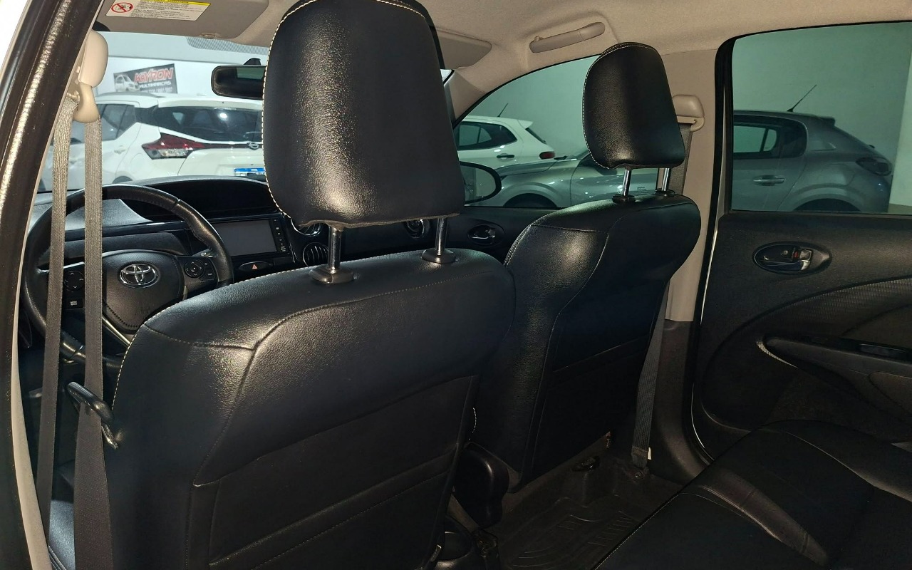 imagem-https://www.socarrao.com.br/sc-vehicle-images-prod/4232444/1790814447357-MjQuanBn.jpg
