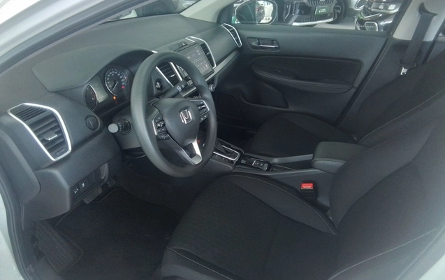 imagem-https://www.socarrao.com.br/sc-vehicle-images-prod/4235933/1790827442872-2_011754.jpg