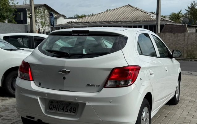 imagem-https://www.socarrao.com.br/sc-vehicle-images-prod/4243375/1790853340201-V2hhdHNBcHAgSW1hZ2UgMjAyNi0wOS0zMCBhdCAwOS4xNi4wOS5qcGVn.jpeg