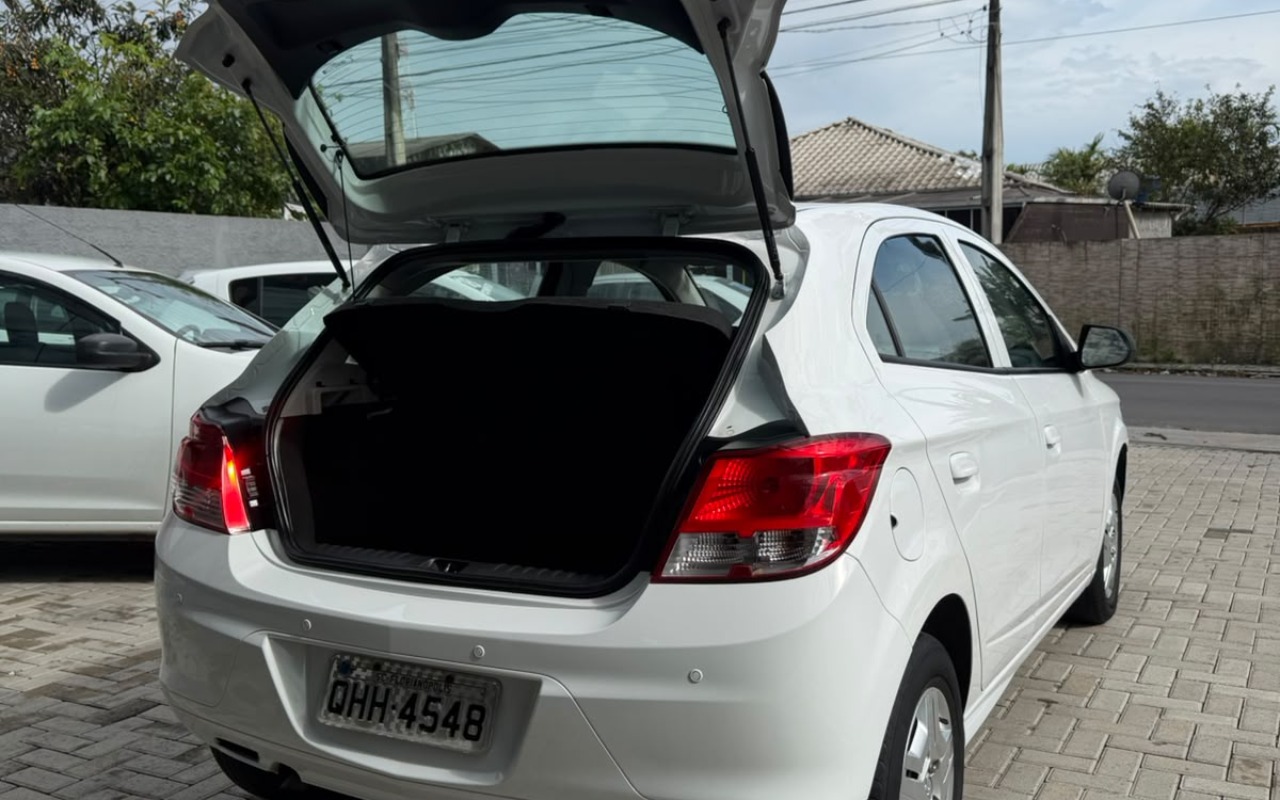 imagem-https://www.socarrao.com.br/sc-vehicle-images-prod/4243375/1790853340500-V2hhdHNBcHAgSW1hZ2UgMjAyNi0wOS0zMCBhdCAwOS4xNi4xMCAoMikuanBlZw.jpeg