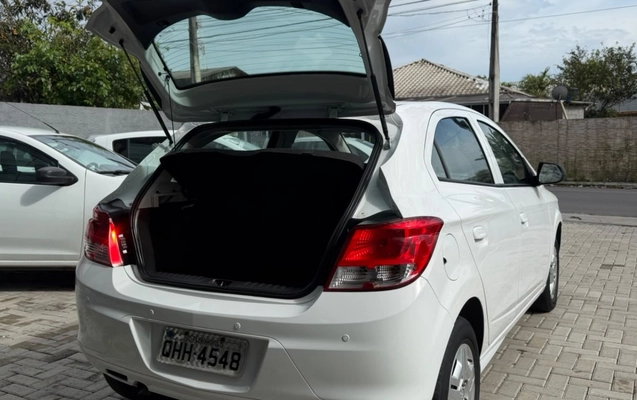imagem-https://www.socarrao.com.br/sc-vehicle-images-prod/4243375/1790853340500-V2hhdHNBcHAgSW1hZ2UgMjAyNi0wOS0zMCBhdCAwOS4xNi4xMCAoMikuanBlZw.jpeg