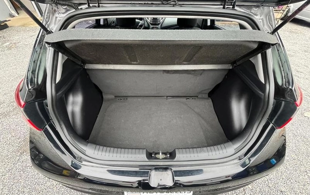 imagem-https://www.socarrao.com.br/sc-vehicle-images-prod/4243379/1790854160281-8076686_12_B_1653557035.jpeg