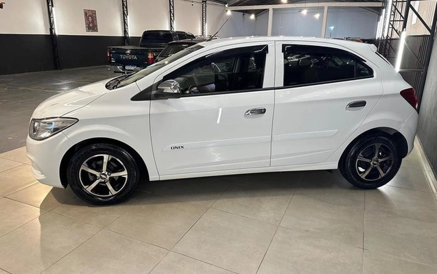 imagem-https://www.socarrao.com.br/sc-vehicle-images-prod/4243657/1790865406088-8470635_4_B_46a77921ed.jpeg