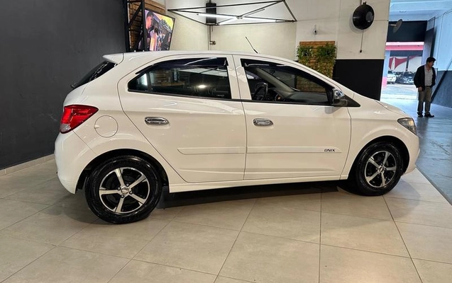 imagem-https://www.socarrao.com.br/sc-vehicle-images-prod/4243657/1790865406106-8470635_14_B_7dfd5f1ef8.jpeg
