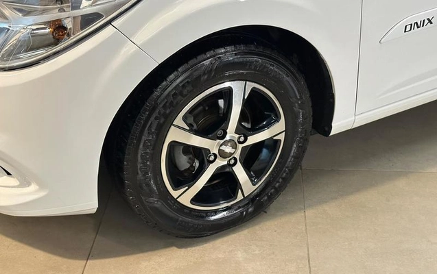 imagem-https://www.socarrao.com.br/sc-vehicle-images-prod/4243657/1791551544910-8470635_3_B_093cde14d5.jpeg