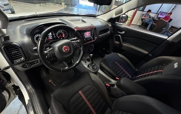 imagem-https://www.socarrao.com.br/sc-vehicle-images-prod/4243938/1790856433168-7556001_7_B_2b3a6743e2.jpeg