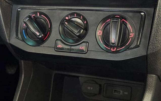 imagem-https://www.socarrao.com.br/sc-vehicle-images-prod/4244245/1790857420513-8372419_12_B_434fc9f531.jpeg