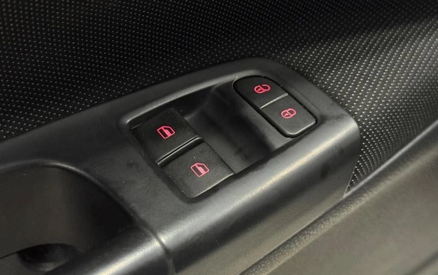imagem-https://www.socarrao.com.br/sc-vehicle-images-prod/4244256/1790857450216-8240127_12_B_337ebf1ab2.jpeg