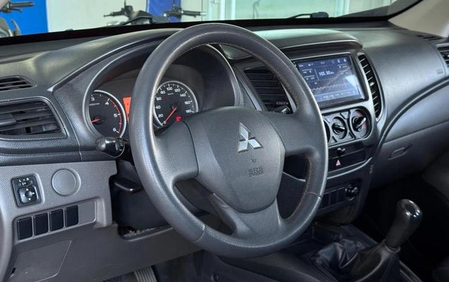 imagem-https://www.socarrao.com.br/sc-vehicle-images-prod/4244278/1790857481308-7975114_7_B_8d9aa75f87.jpeg