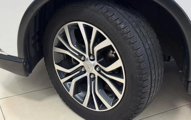 imagem-https://www.socarrao.com.br/sc-vehicle-images-prod/4244345/1790857638597-8505540_4_B_6a0d1aec06.jpeg