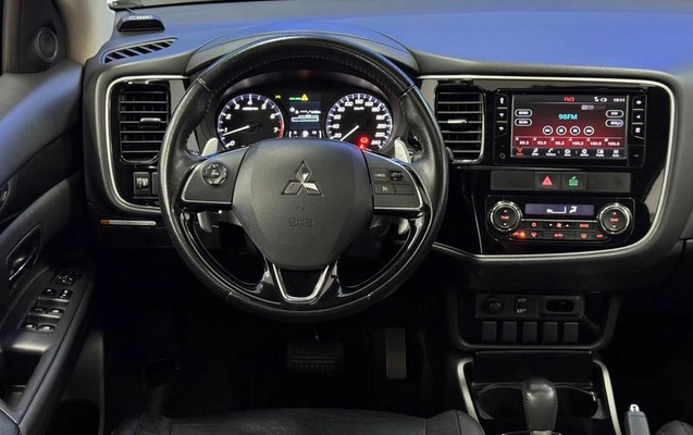 imagem-https://www.socarrao.com.br/sc-vehicle-images-prod/4244345/1790857638602-8505540_12_B_1305b24e58.jpeg