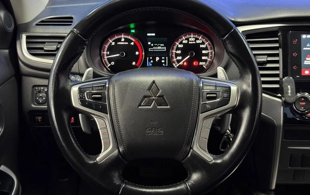 imagem-https://www.socarrao.com.br/sc-vehicle-images-prod/4244396/1790857754367-7460417_17_B_d84fb638c1.jpeg