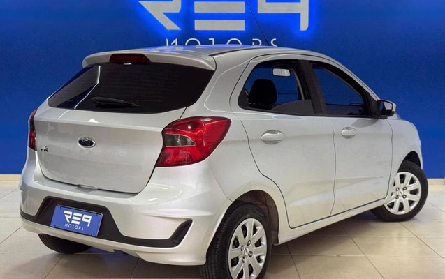 imagem-https://www.socarrao.com.br/sc-vehicle-images-prod/4244415/1790857804658-8124710_1_B_a75e5cadb2.jpeg