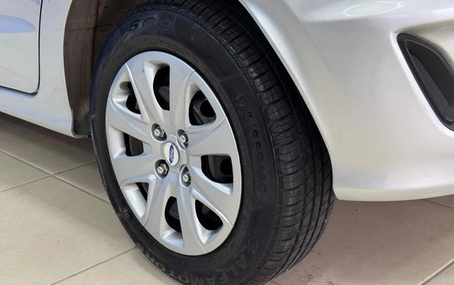 imagem-https://www.socarrao.com.br/sc-vehicle-images-prod/4244415/1790857804662-8124710_4_B_d1ae607765.jpeg
