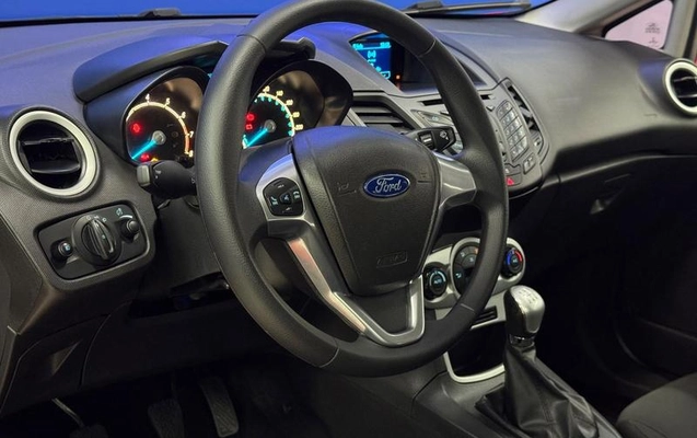 imagem-https://www.socarrao.com.br/sc-vehicle-images-prod/4244438/1790857873777-8478522_13_B_8e286426dc.jpeg