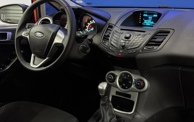 imagem-https://www.socarrao.com.br/sc-vehicle-images-prod/4244438/1790857873780-8478522_14_B_7d7e95e25c.jpeg