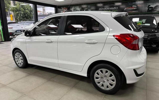 imagem-https://www.socarrao.com.br/sc-vehicle-images-prod/4244440/1790861428826-8475795_3_B_0281f11c91.jpeg