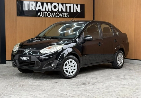 Ford Fiesta 2014 Preto — foto 1 de 3