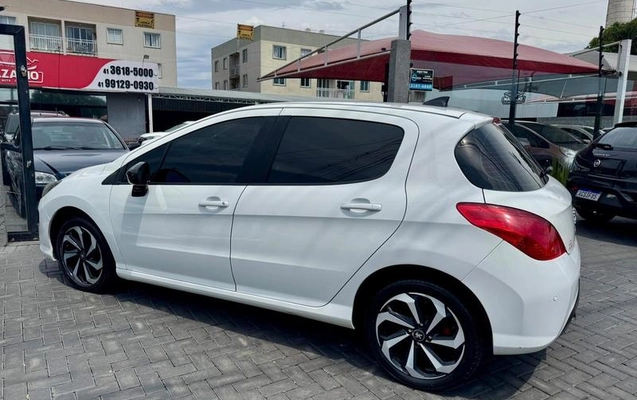 imagem-https://www.socarrao.com.br/sc-vehicle-images-prod/4244558/1790858358062-8486276_13_B_91d64dd2c4.jpeg