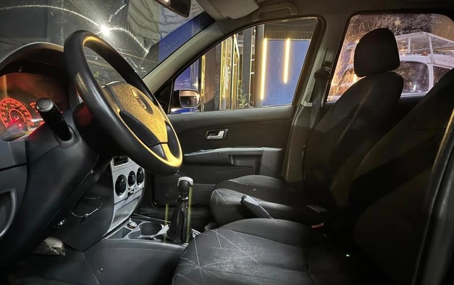 imagem-https://www.socarrao.com.br/sc-vehicle-images-prod/4244658/1790858704173-8515921_11_B_675bd4bcdd.jpeg