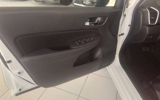 imagem-https://www.socarrao.com.br/sc-vehicle-images-prod/4244920/1790859427123-1_011754.jpg