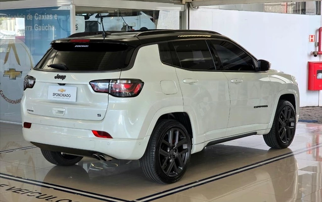 imagem-https://www.socarrao.com.br/sc-vehicle-images-prod/4245039/1790859683087-8fb4be93-2b36-47f2-990b-f3a68bb7bc8420260928090119.jpeg