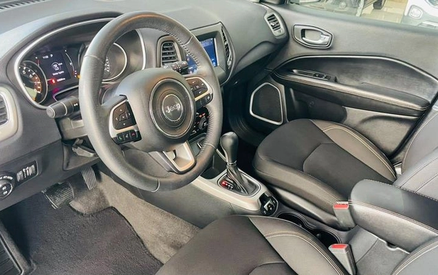 imagem-https://www.socarrao.com.br/sc-vehicle-images-prod/4245308/1790860209544-8485175_11_B_b4dd7a88bf.jpeg
