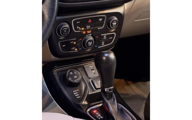 imagem-https://www.socarrao.com.br/sc-vehicle-images-prod/4245405/1790860463202-1_100902.jpg
