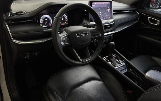 imagem-https://www.socarrao.com.br/sc-vehicle-images-prod/4245642/1790870807713-8530648_15_B_f23af52da9.jpeg