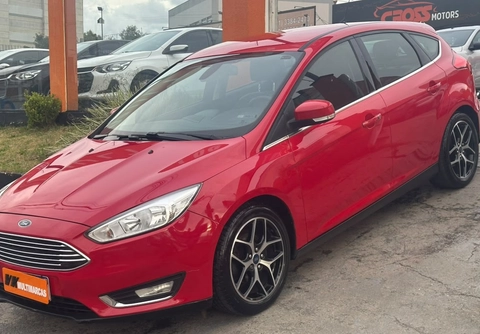 Ford Focus 2016 Vermelho — foto 1 de 3