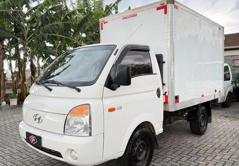 Hyundai HR 2.5 4WD Diesel 2012 Branco — foto 1 de 3