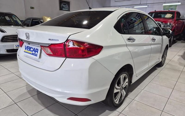 imagem-https://www.socarrao.com.br/sc-vehicle-images-prod/4245958/1790945885092-8487792_6_B_e9d59f7c70.jpeg