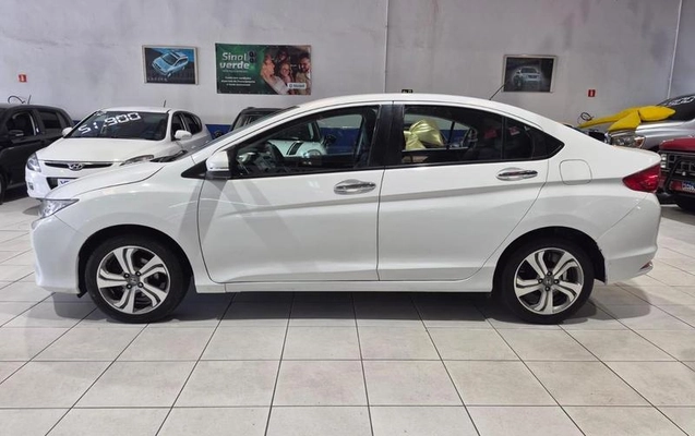 imagem-https://www.socarrao.com.br/sc-vehicle-images-prod/4245958/1790945885099-8487792_9_B_cddf4a777e.jpeg