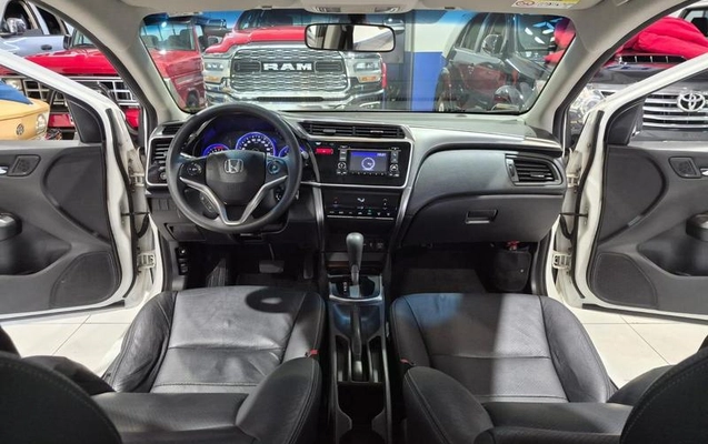 imagem-https://www.socarrao.com.br/sc-vehicle-images-prod/4245958/1790945885114-8487792_17_B_dc8a4e69a9.jpeg