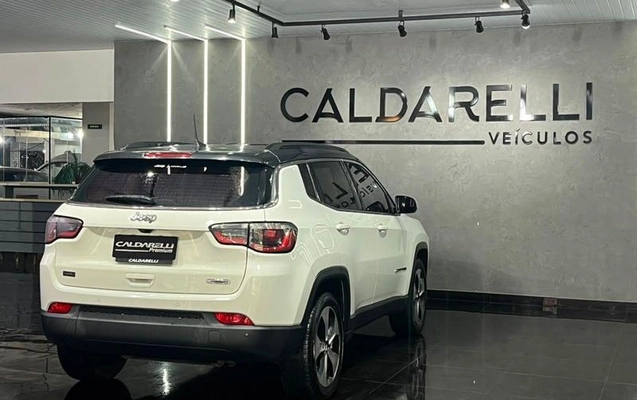 imagem-https://www.socarrao.com.br/sc-vehicle-images-prod/4246576/1791219794185-8532877_2_B_ef6593da95.jpeg