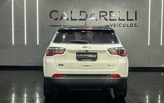 imagem-https://www.socarrao.com.br/sc-vehicle-images-prod/4246576/1791219794187-8532877_3_B_1d3a46fe18.jpeg