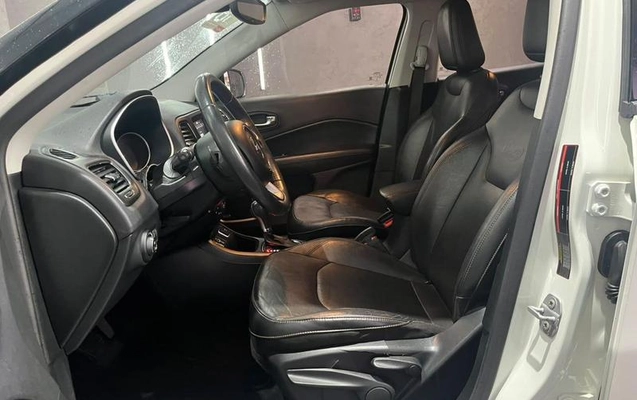 imagem-https://www.socarrao.com.br/sc-vehicle-images-prod/4246576/1791219794189-8532877_6_B_434ae4f6d3.jpeg