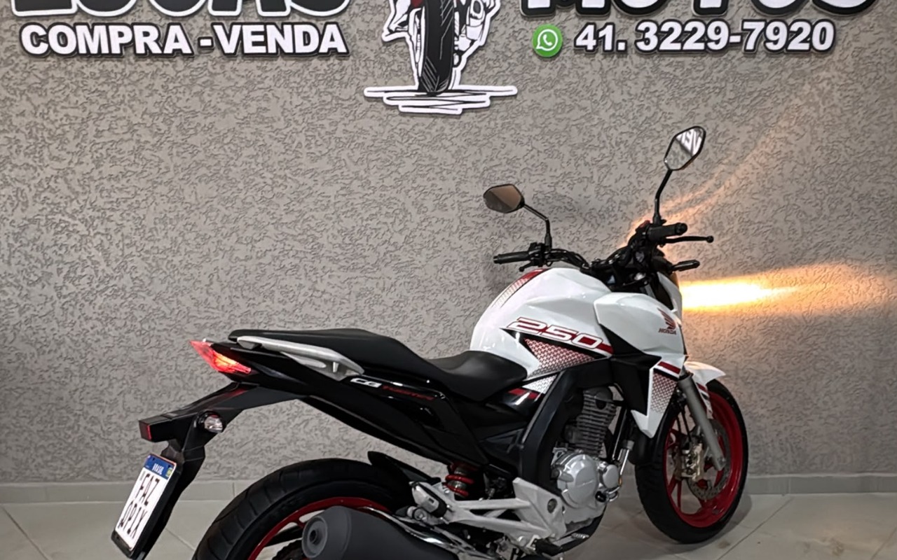 imagem-https://www.socarrao.com.br/sc-vehicle-images-prod/4246702/1790863344716-V2hhdHNBcHAgSW1hZ2UgMjAyNi0wOS0yNSBhdCAxNy41Ni4xMy5qcGVn.jpeg