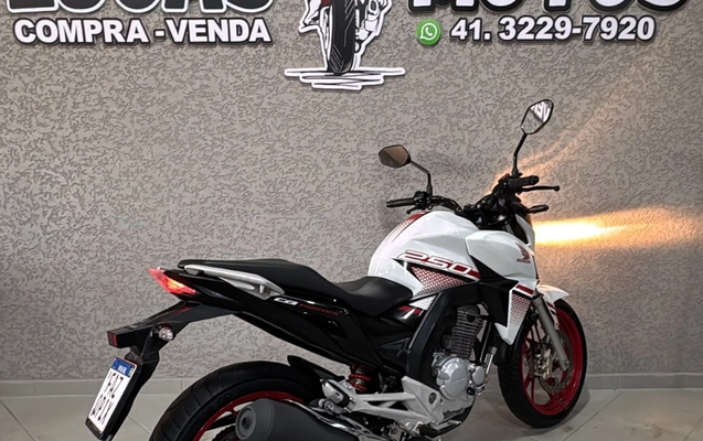 imagem-https://www.socarrao.com.br/sc-vehicle-images-prod/4246702/1790863344716-V2hhdHNBcHAgSW1hZ2UgMjAyNi0wOS0yNSBhdCAxNy41Ni4xMy5qcGVn.jpeg