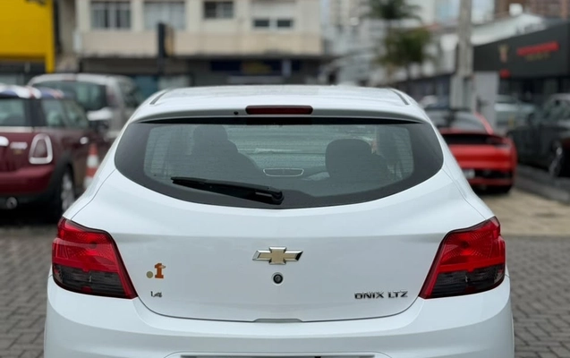 imagem-https://www.socarrao.com.br/sc-vehicle-images-prod/4246765/1791463905525-gb-9a32649.jpeg
