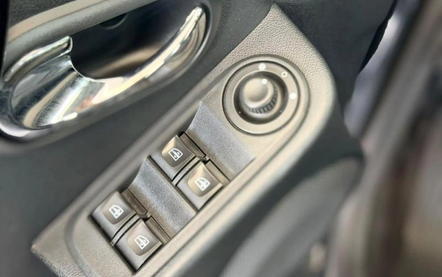 imagem-https://www.socarrao.com.br/sc-vehicle-images-prod/4246813/1790863636971-8526378_16_B_866b3d99b7.jpeg