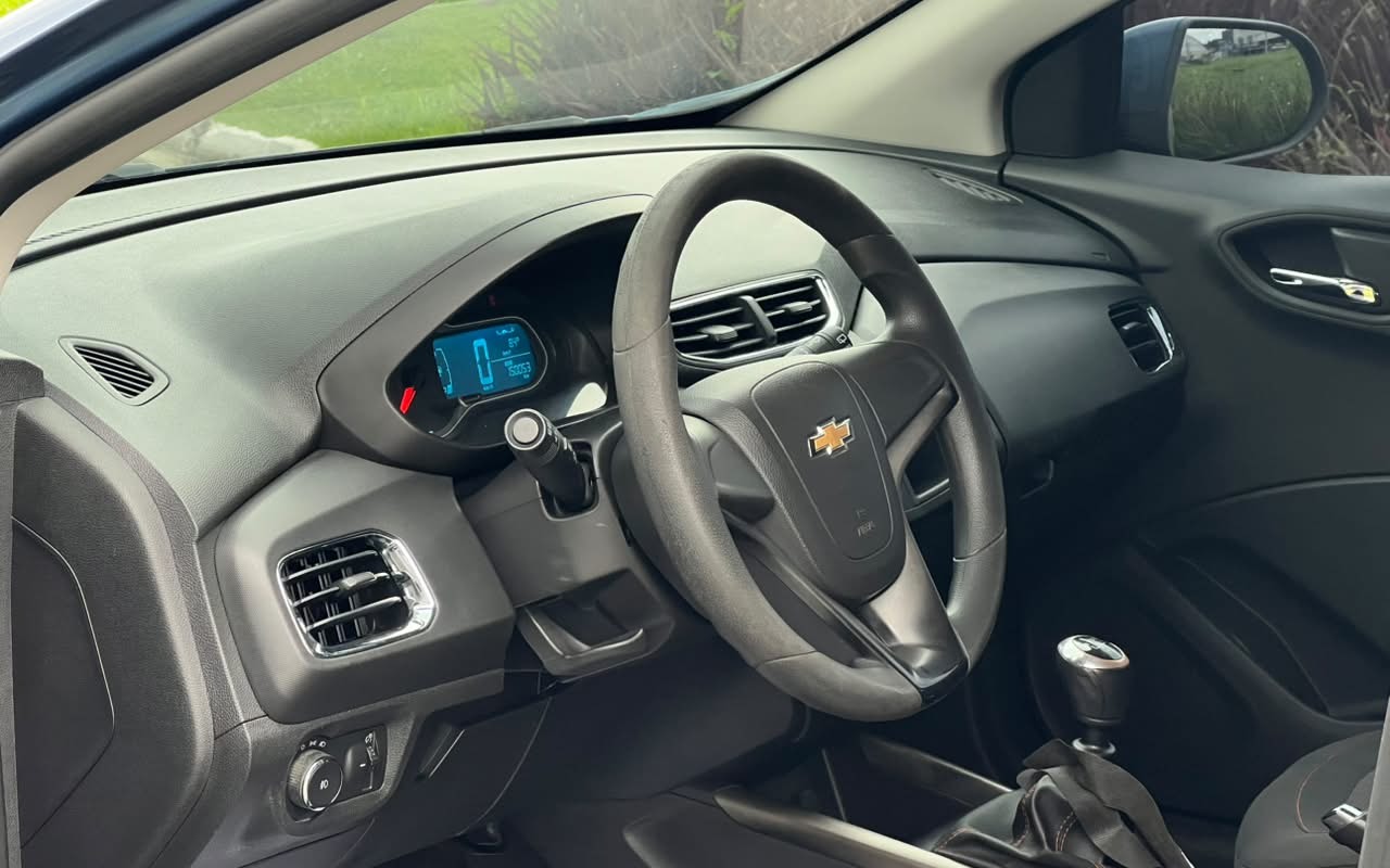 imagem-https://www.socarrao.com.br/sc-vehicle-images-prod/4246895/1790863881404-V2hhdHNBcHAgSW1hZ2UgMjAyNi0wOS0zMCBhdCAxNS4xMS40MyAoMSkuanBlZw.jpeg