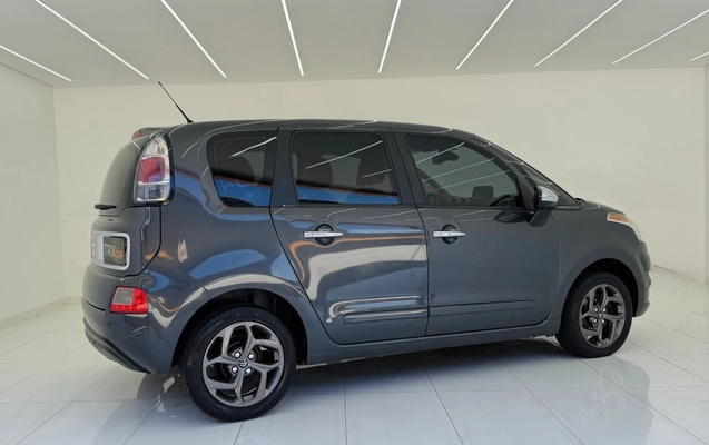 imagem-https://www.socarrao.com.br/sc-vehicle-images-prod/4246926/1790863930910-vehicle_image_1790776370_02f8951e0cd360b2d39921e085ce855b.jpeg