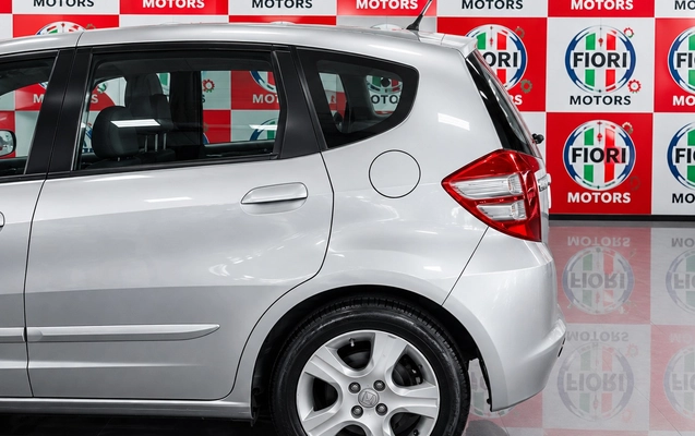 imagem-https://www.socarrao.com.br/sc-vehicle-images-prod/4247148/1790864564220-55e4fe5e-9c76-4fdf-bad4-0c32a524c3c7.jpg