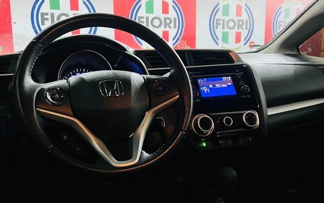 imagem-https://www.socarrao.com.br/sc-vehicle-images-prod/4247153/1790864574093-7ed54437-f3eb-4ff5-8503-14628dfc343d.jpg