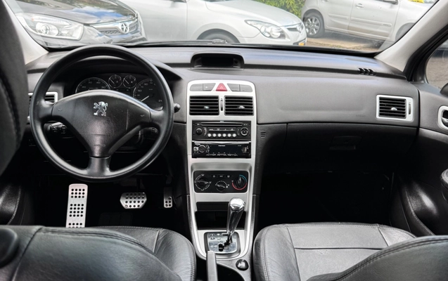 imagem-https://www.socarrao.com.br/sc-vehicle-images-prod/4247464/1790865256929-SU1HXzgyMjAuanBlZw.jpeg