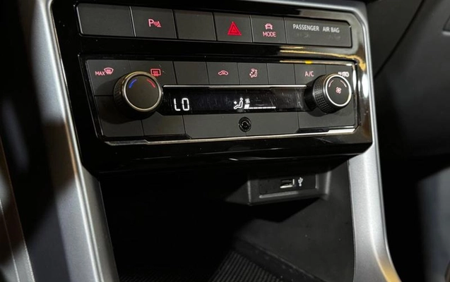 imagem-https://www.socarrao.com.br/sc-vehicle-images-prod/4249206/1790869322259-8467796_17_B_086b22024a.jpeg